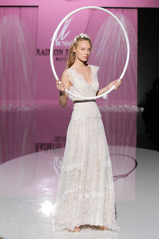 ilovebrides.pt Raimon Bundo 2018 Barcelona Bridal Fashion Week 2017